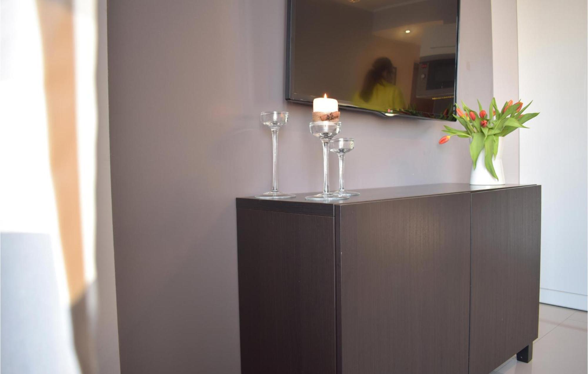 Nice Apartment In Darlowko With Wifi Экстерьер фото